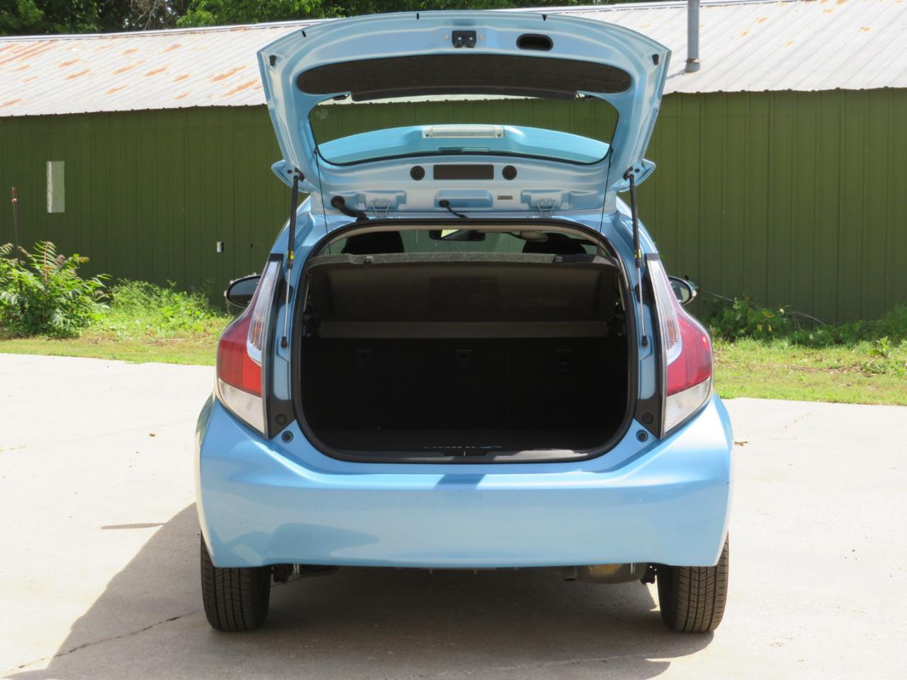 Toyota Prius c Two 2015