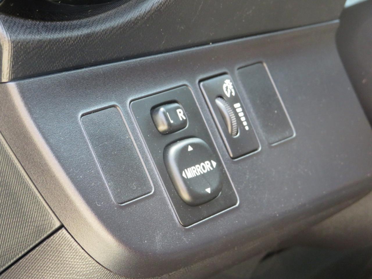 Toyota Prius c Two 2015