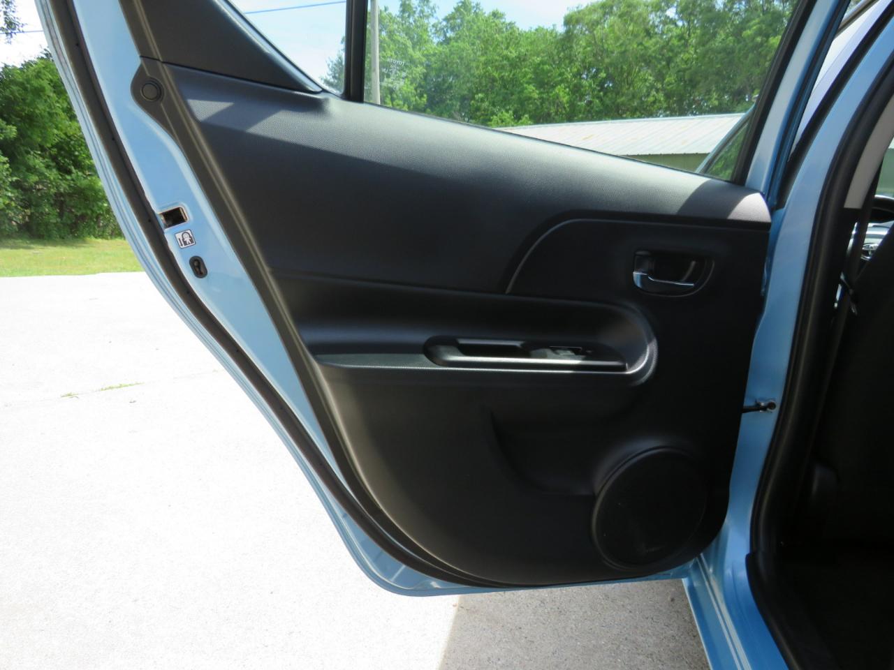 Toyota Prius c Two 2015