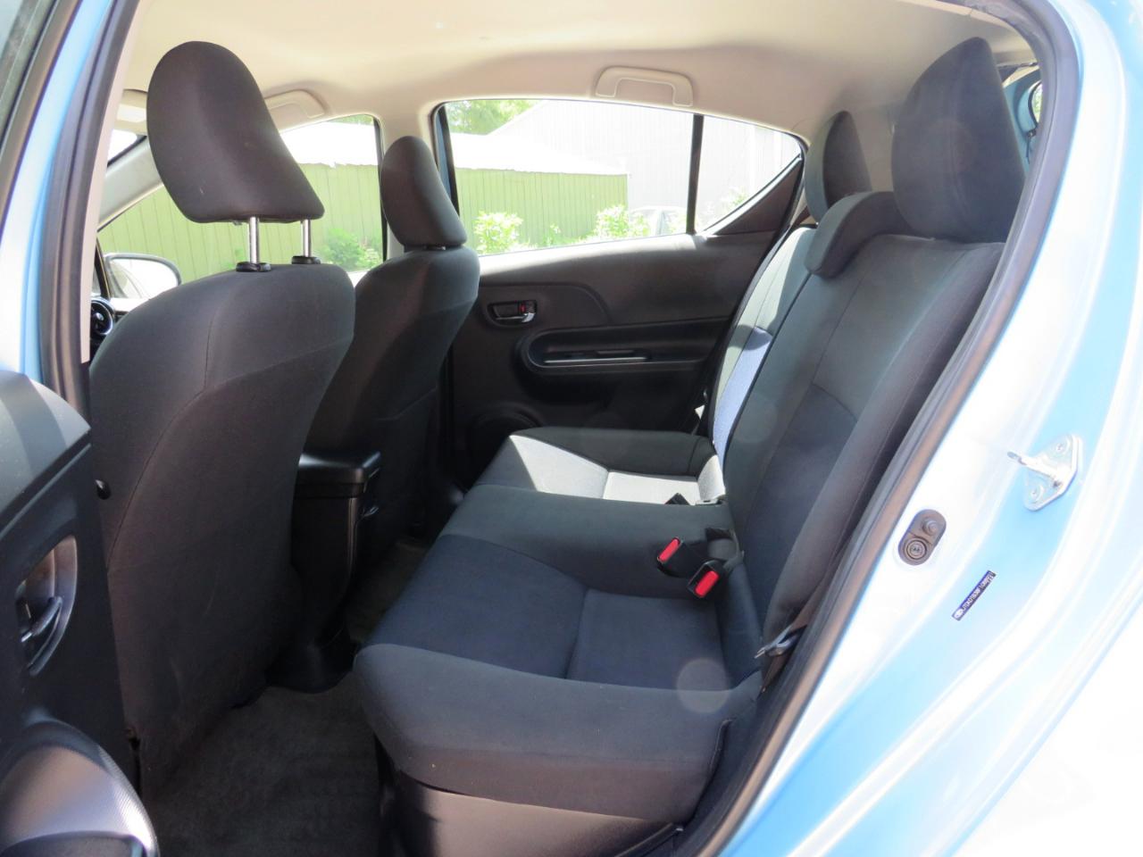 Toyota Prius c Two 2015