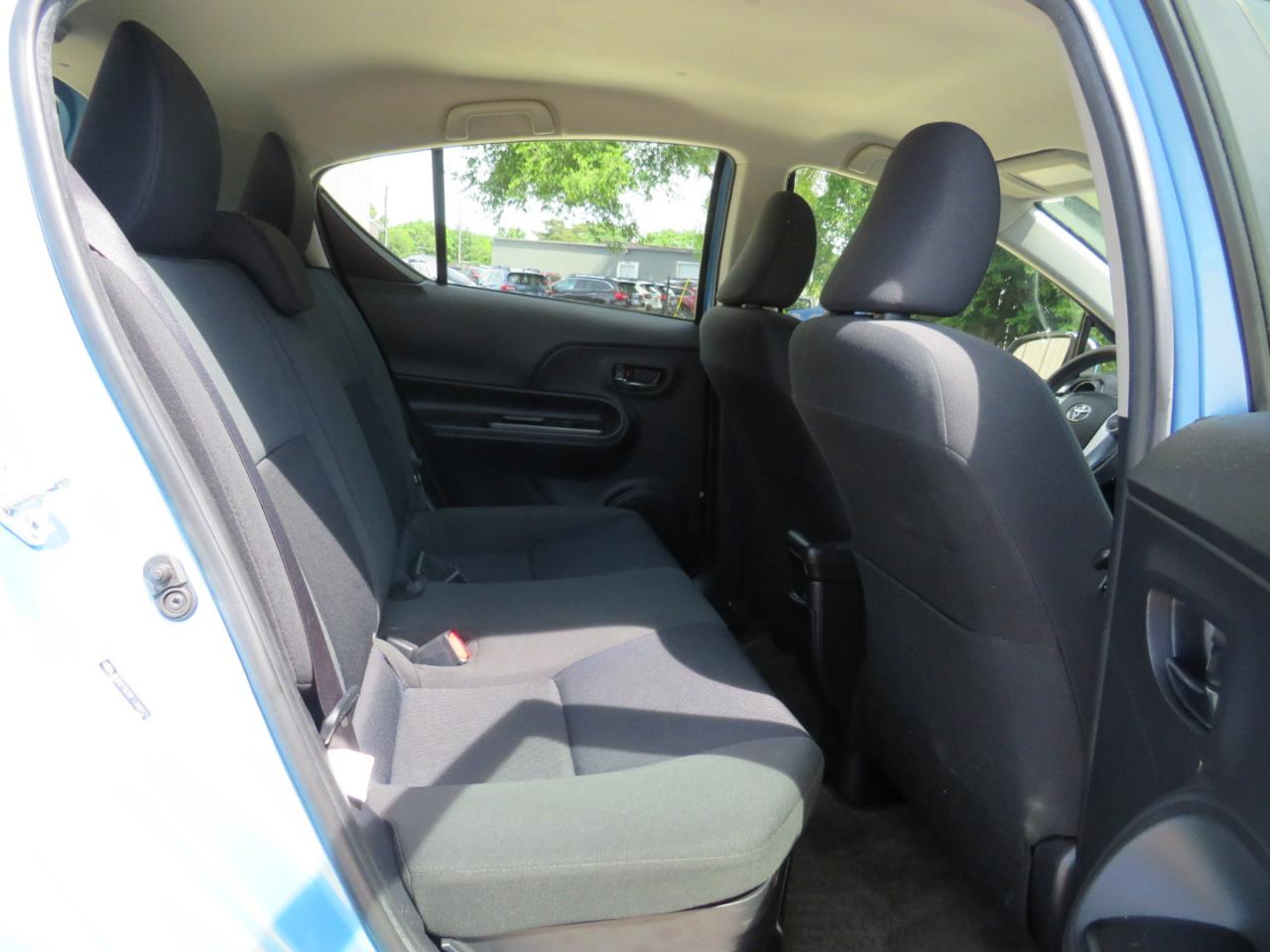 Toyota Prius c Two 2015