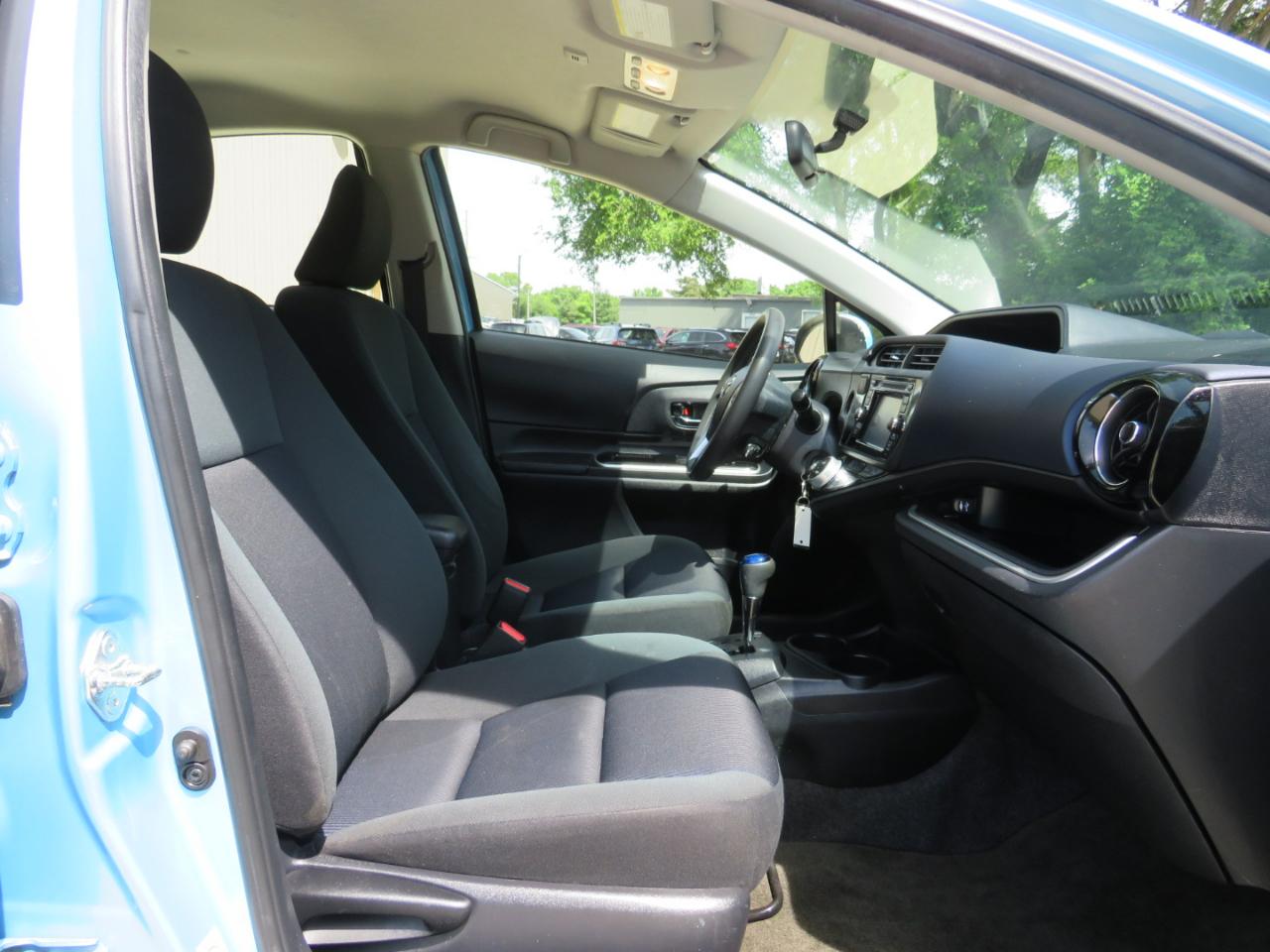 Toyota Prius c Two 2015