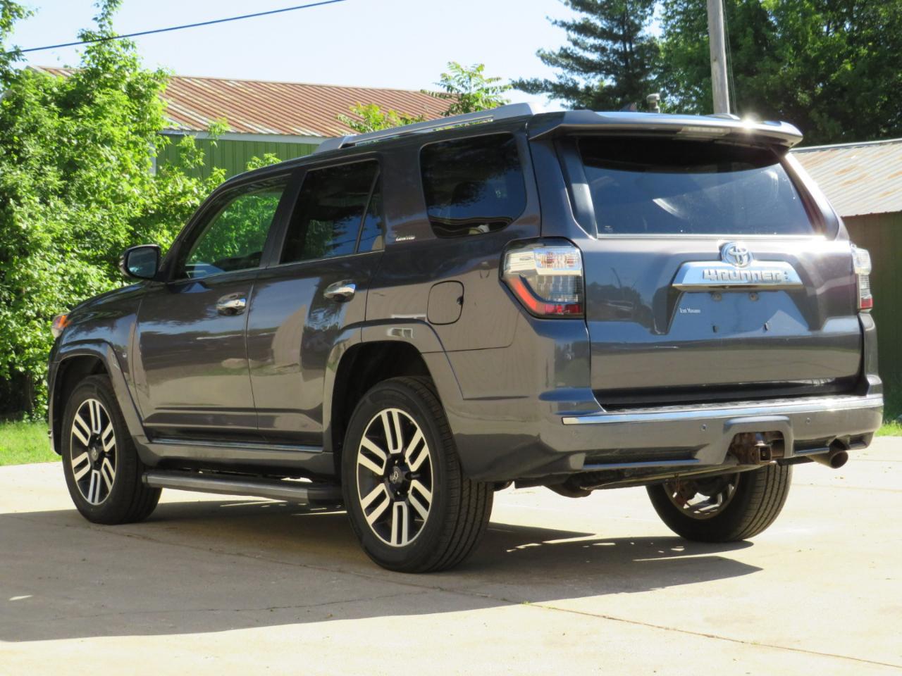 Toyota 4Runner Limited 4WD 2016