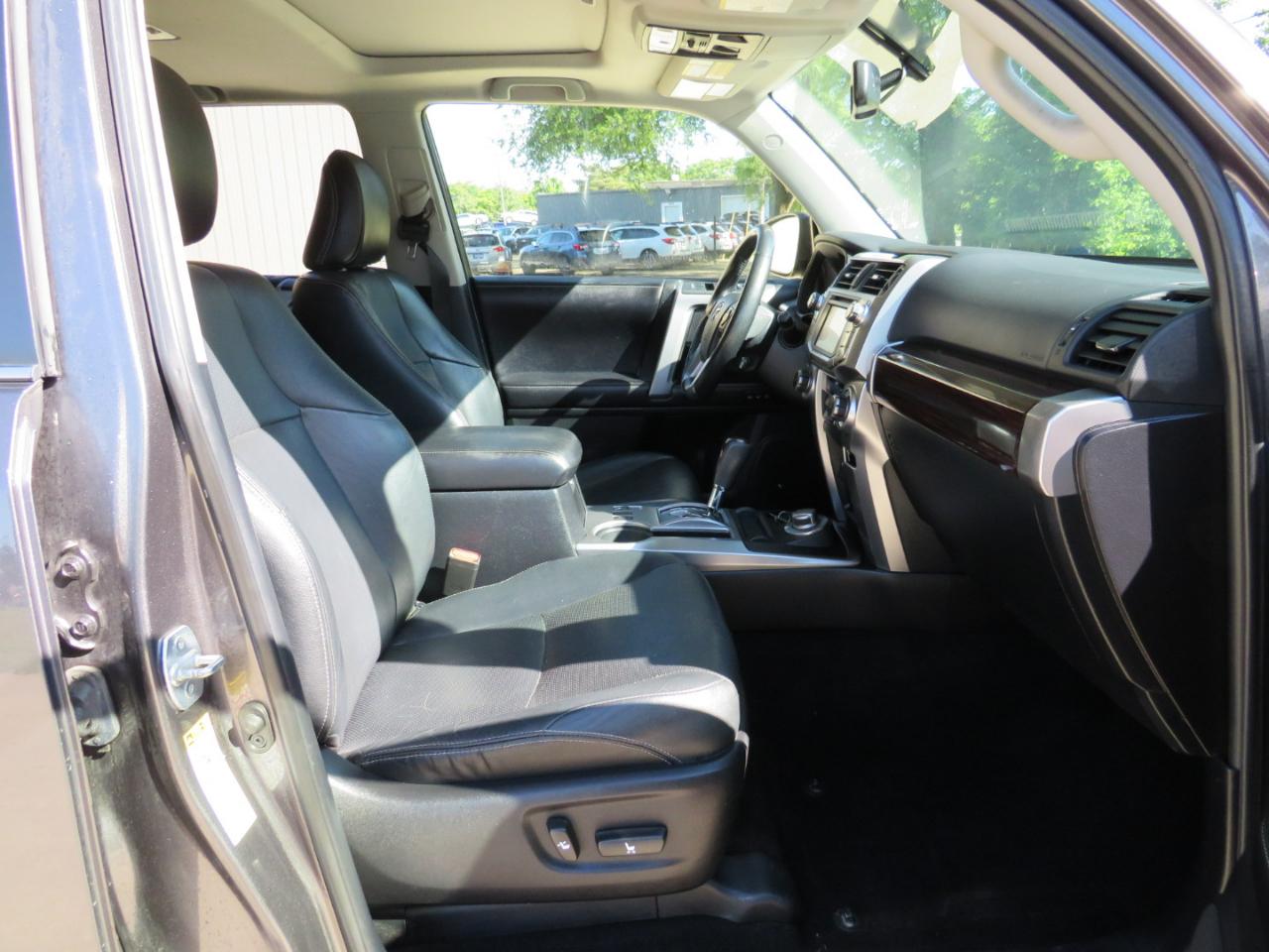 Toyota 4Runner Limited 4WD 2016
