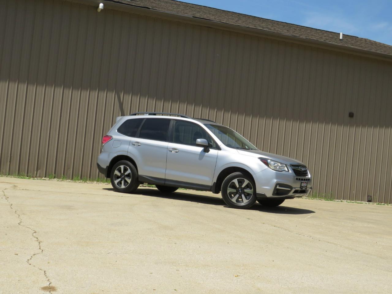 Subaru Forester 2.5i Premium PZEV CVT 2017