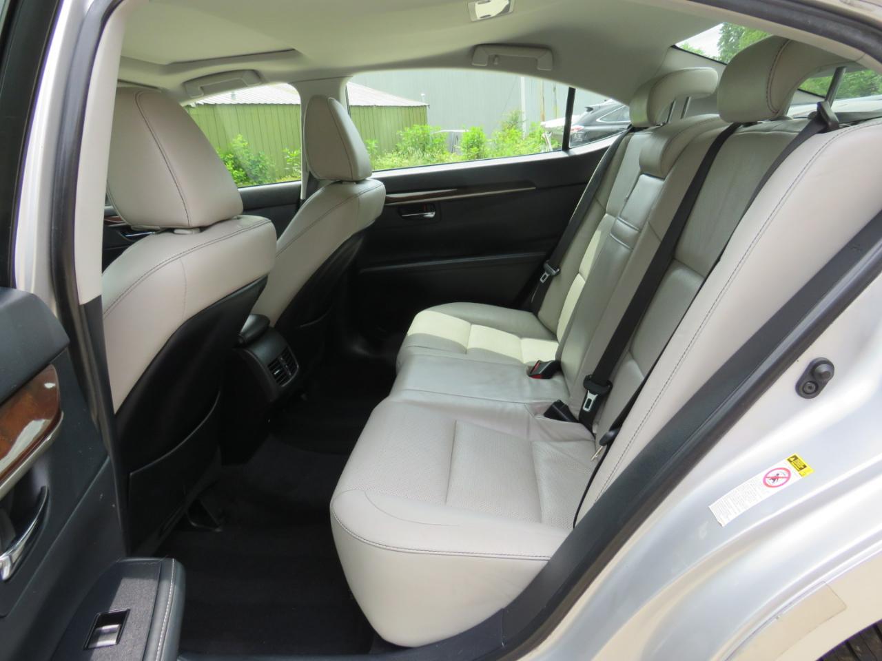 Lexus ES 350 Sedan 2013