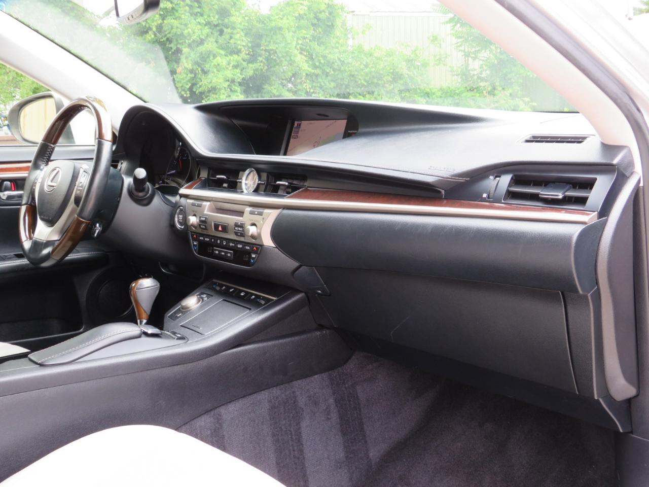 Lexus ES 350 Sedan 2013