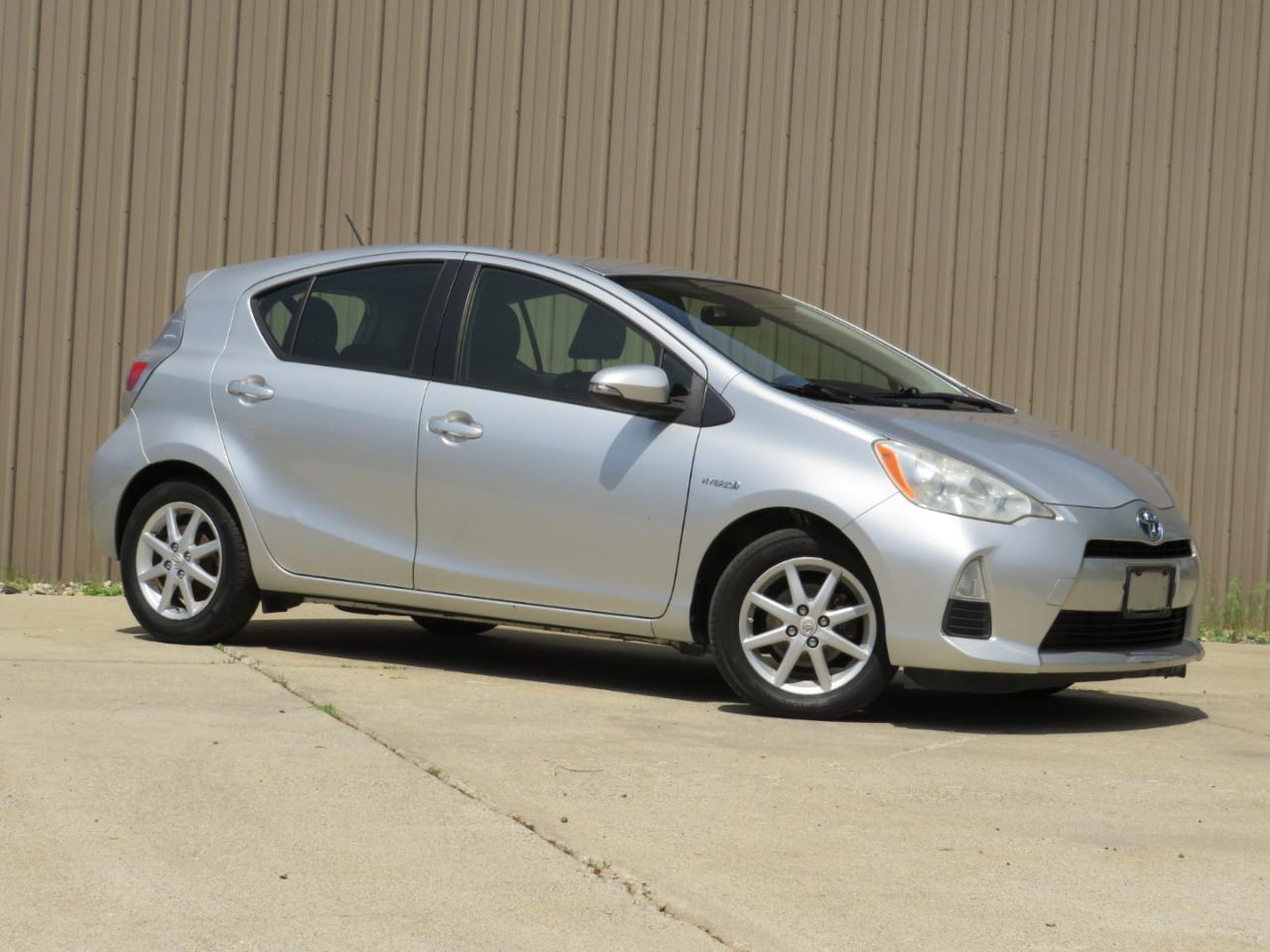 Toyota Prius c One 2012