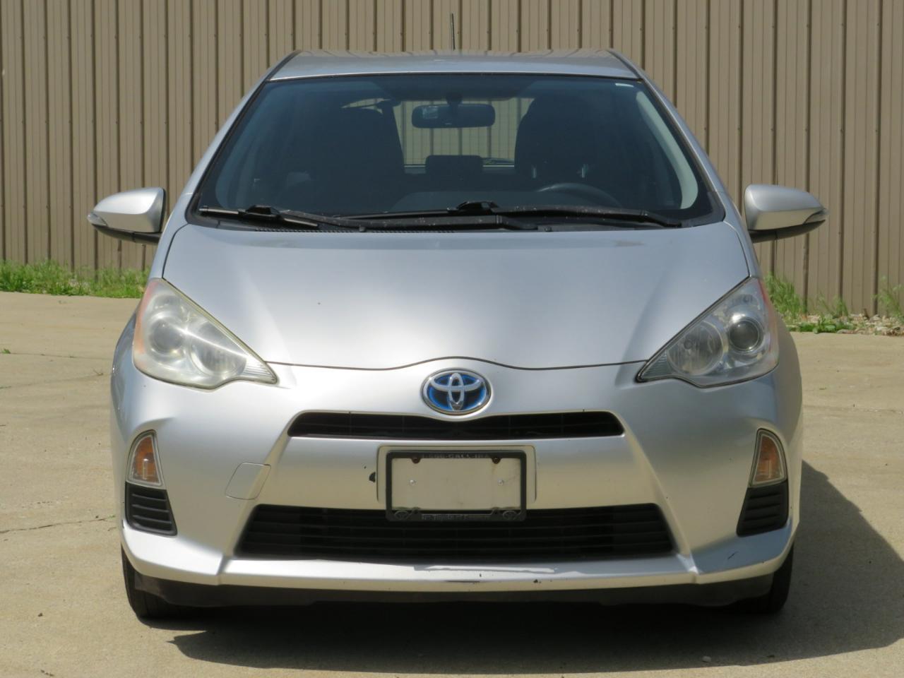 Toyota Prius c One 2012