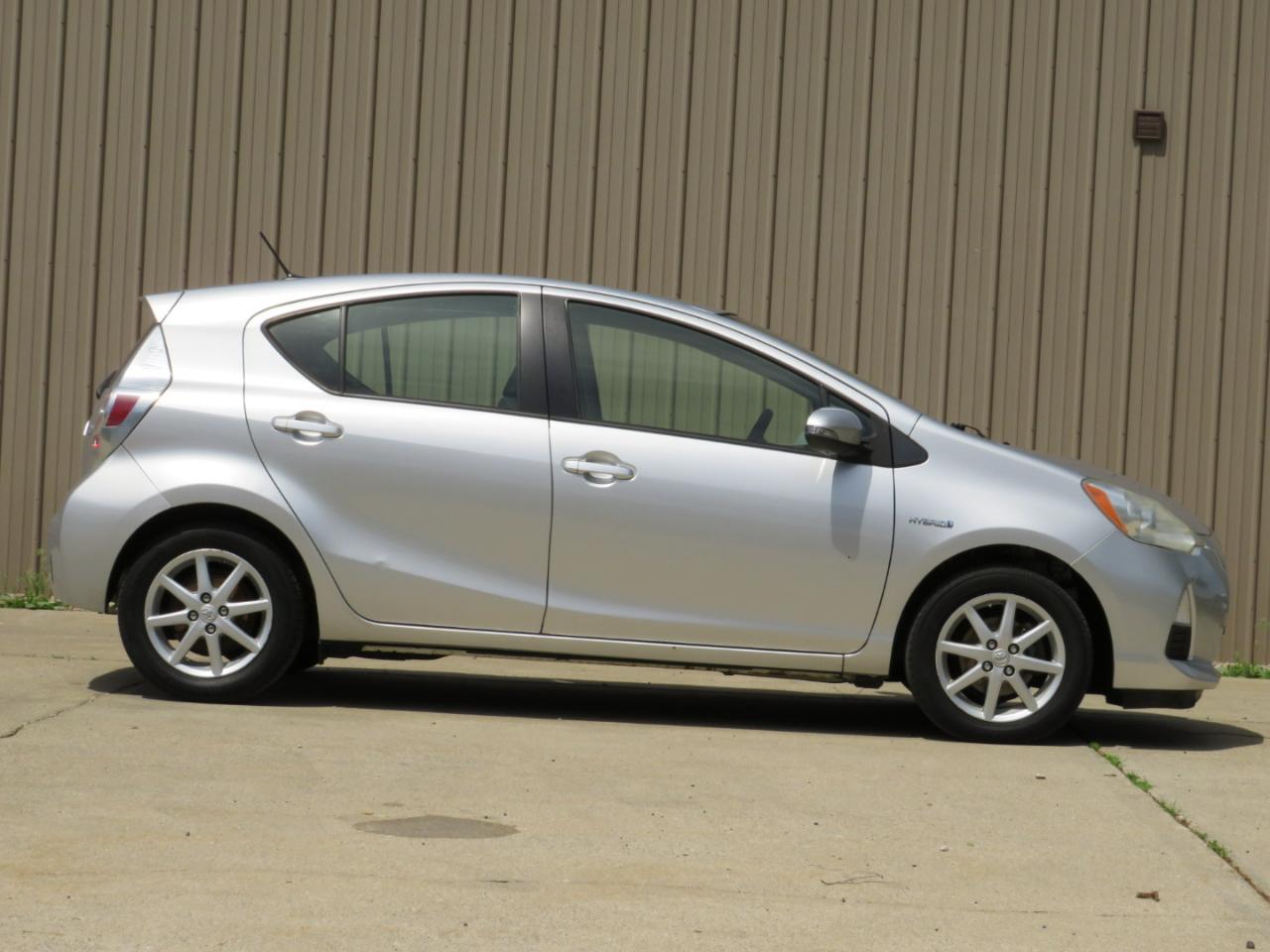 Toyota Prius c One 2012
