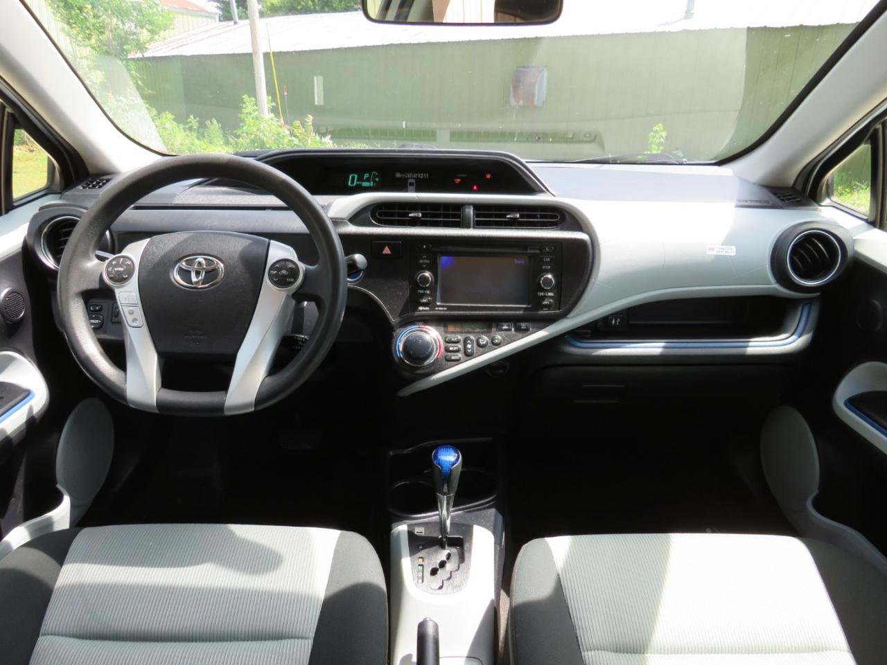 Toyota Prius c One 2012