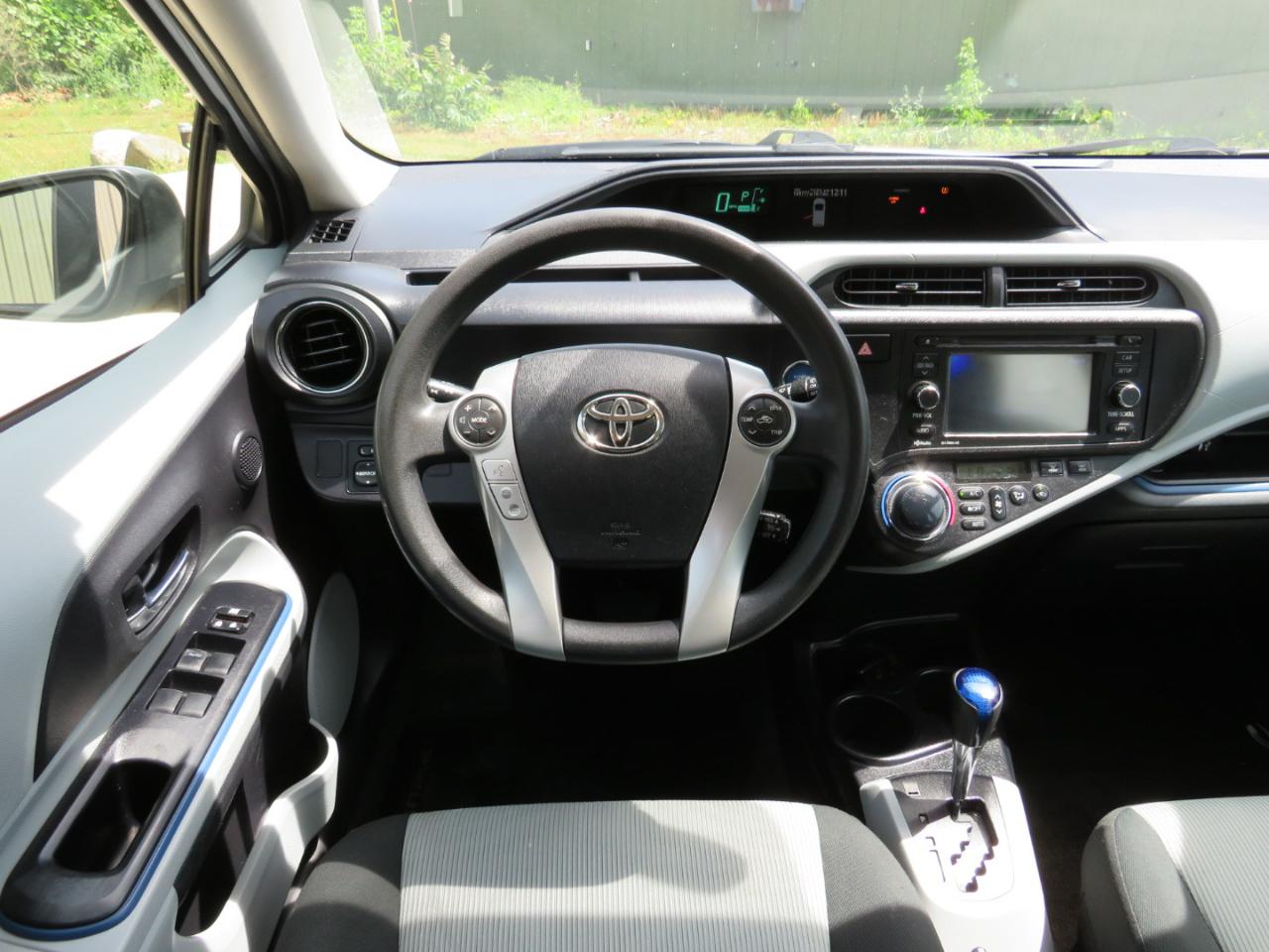 Toyota Prius c One 2012