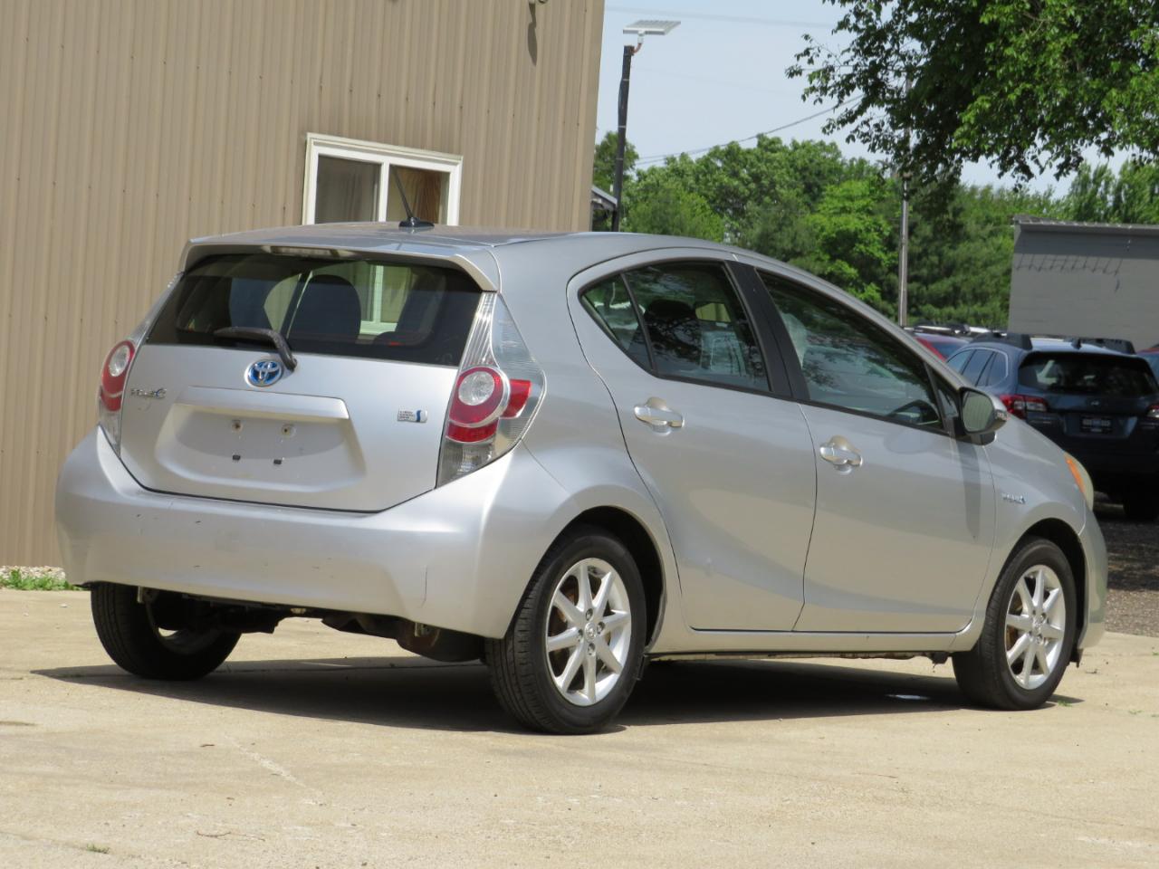 Toyota Prius c One 2012
