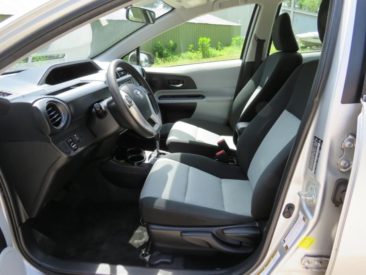 Toyota Prius c One 2012