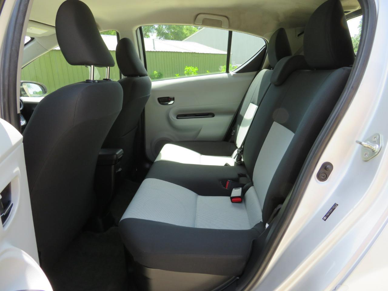 Toyota Prius c One 2012