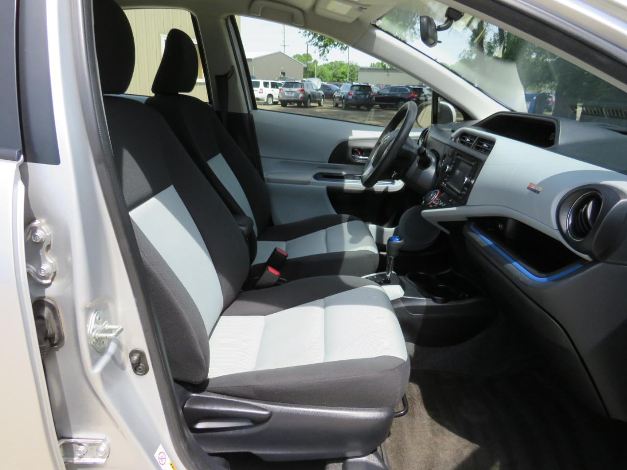 Toyota Prius c One 2012