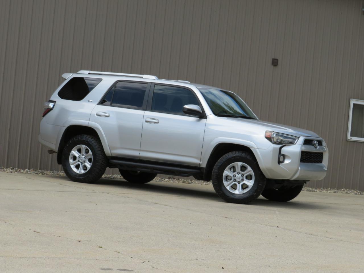 Toyota 4Runner SR5 4WD 2016