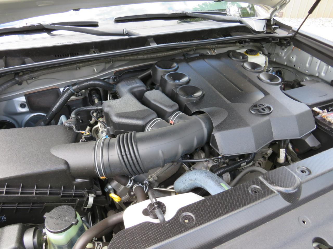 Toyota 4Runner SR5 4WD 2016