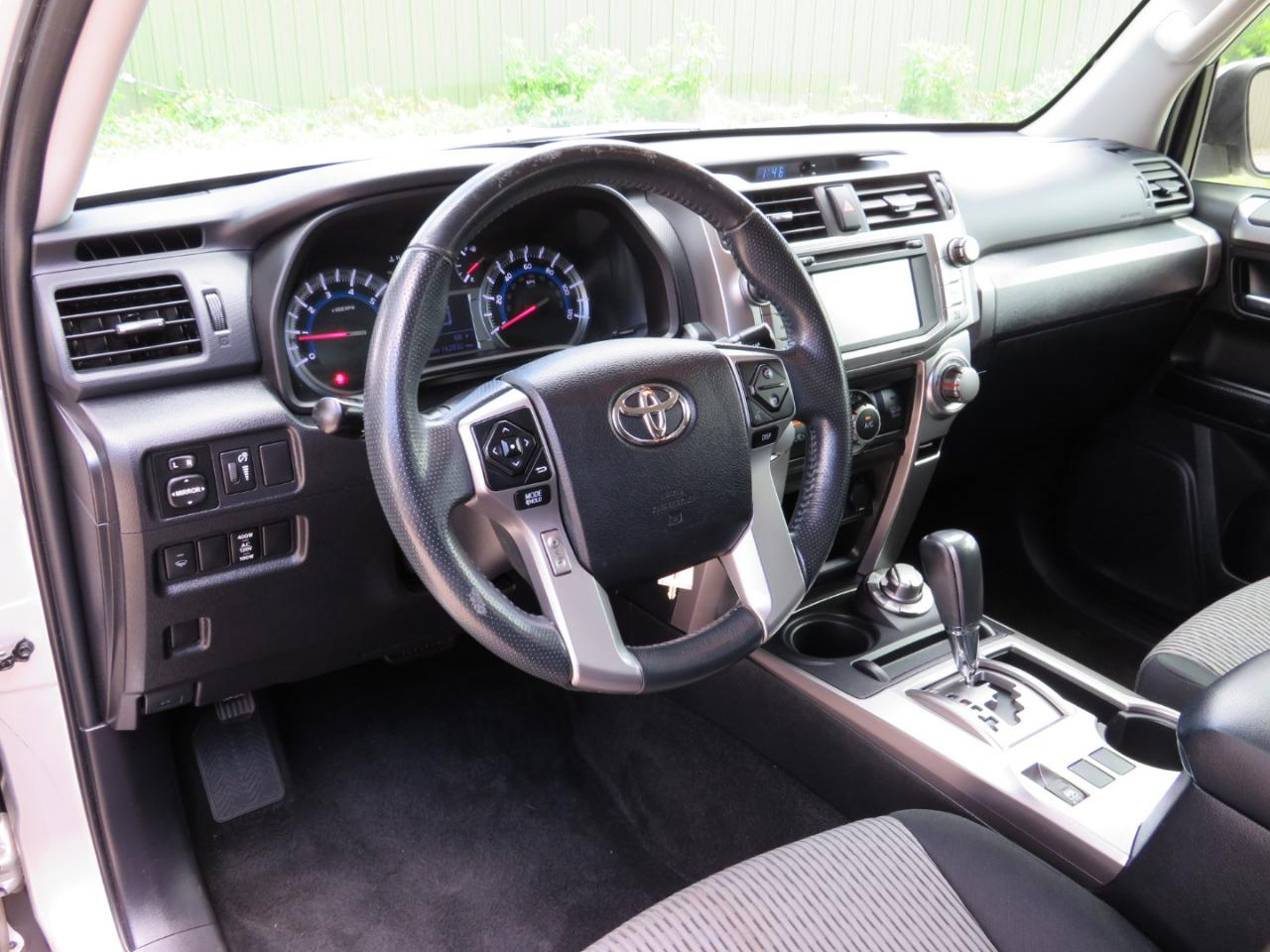 Toyota 4Runner SR5 4WD 2016