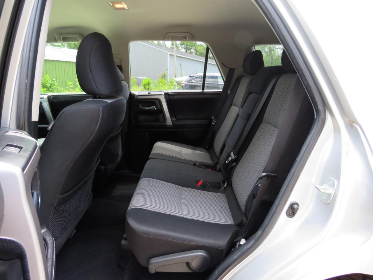 Toyota 4Runner SR5 4WD 2016