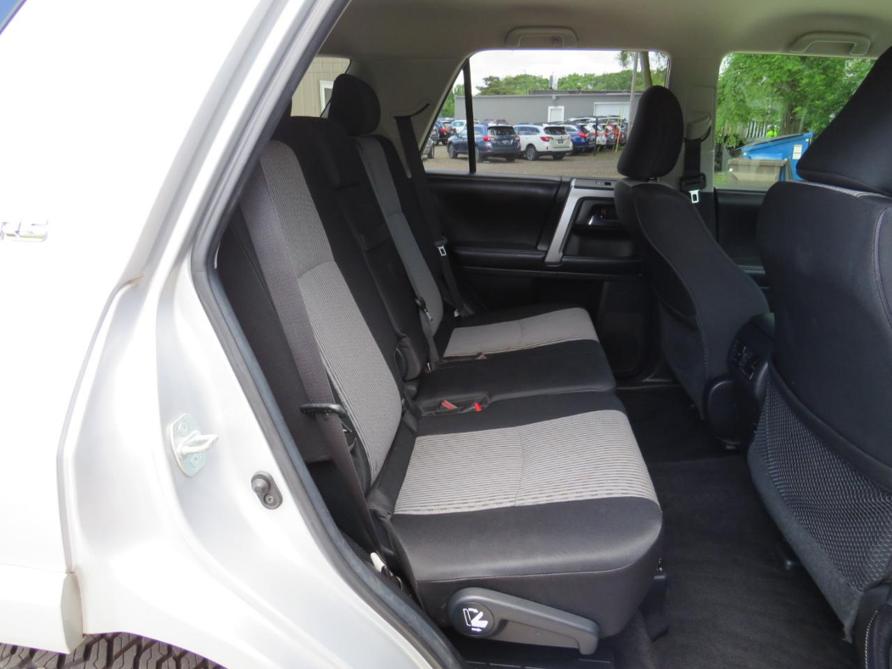 Toyota 4Runner SR5 4WD 2016