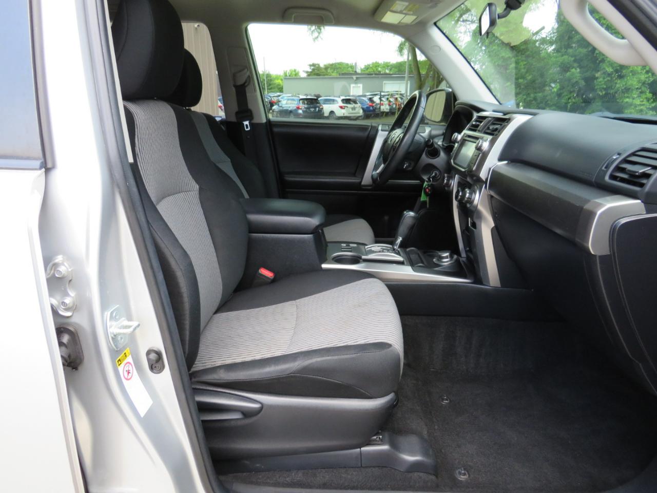 Toyota 4Runner SR5 4WD 2016