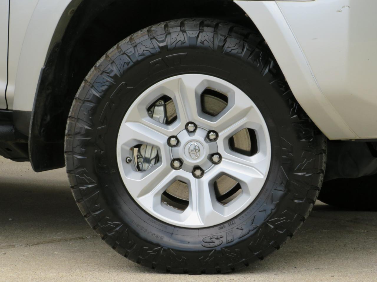 Toyota 4Runner SR5 4WD 2016
