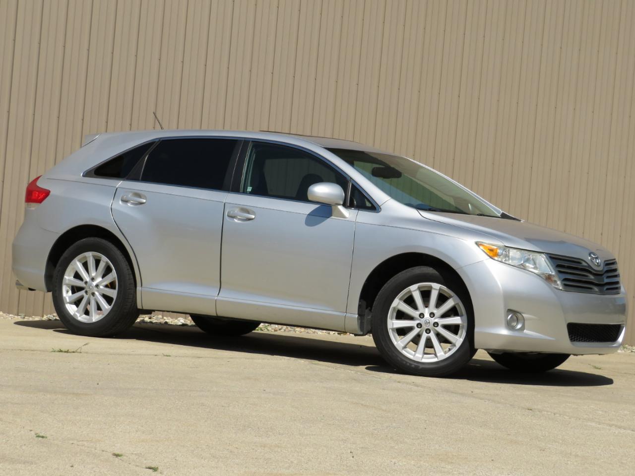 Toyota Venza LE I4 FWD 2012