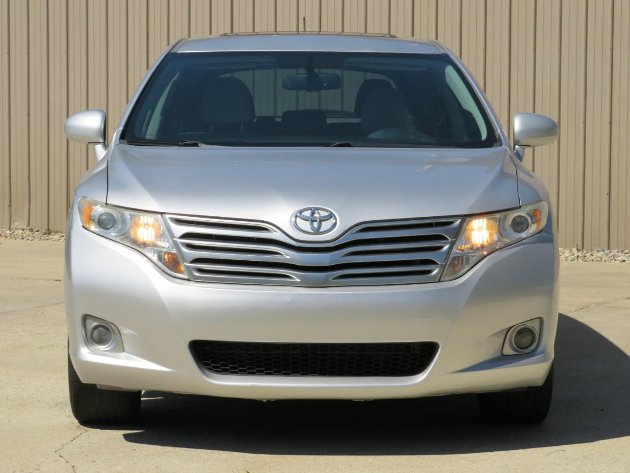 Toyota Venza LE I4 FWD 2012