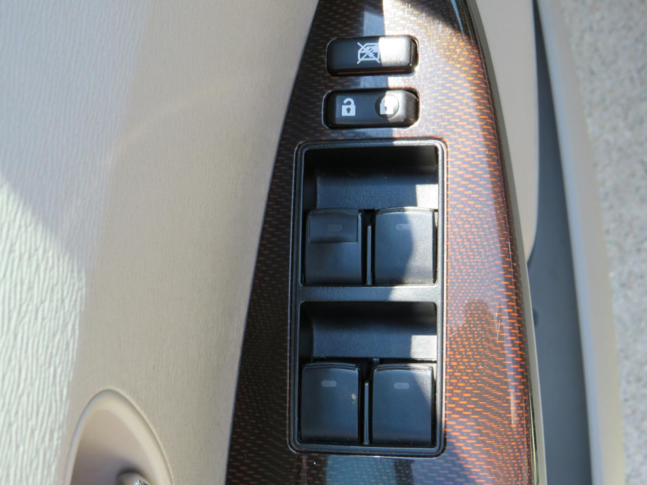 Toyota Venza LE I4 FWD 2012