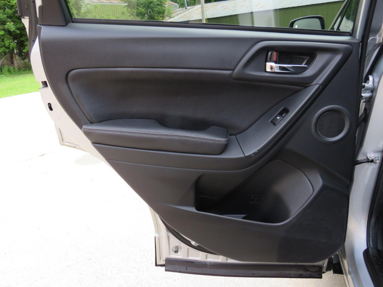 Subaru Forester 2.5i Touring 2015