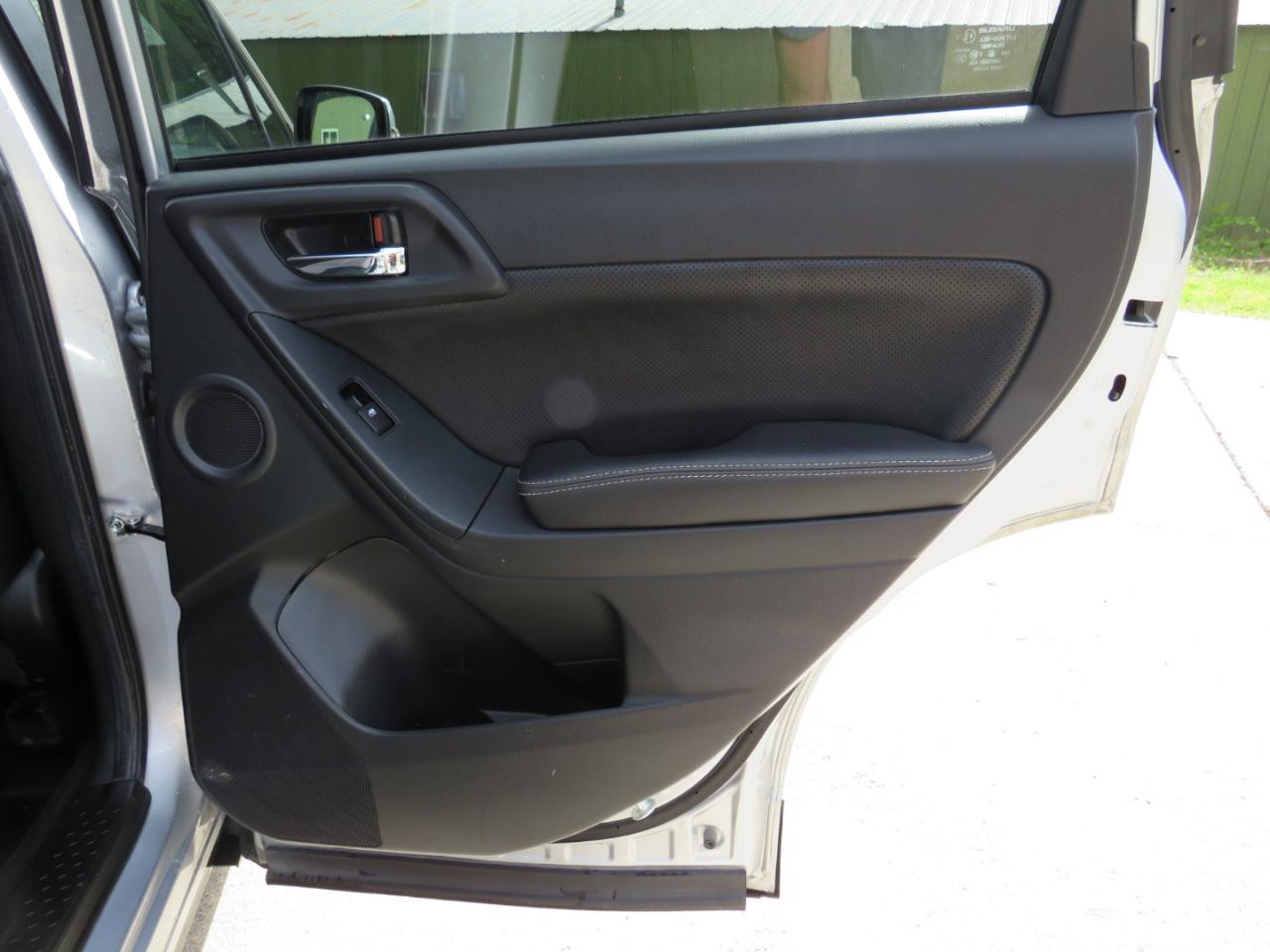 Subaru Forester 2.5i Touring 2015
