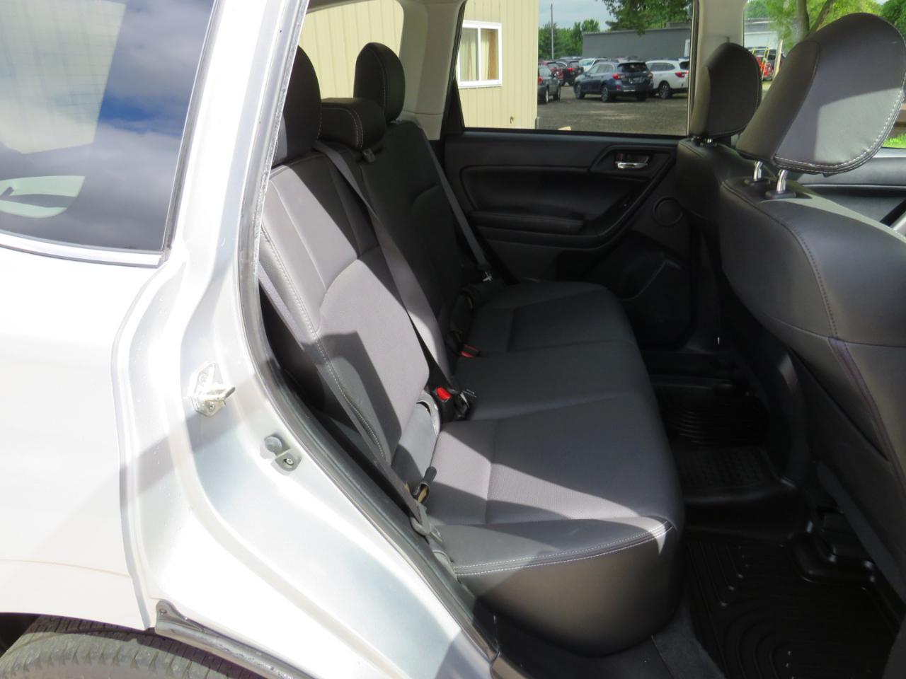 Subaru Forester 2.5i Touring 2015