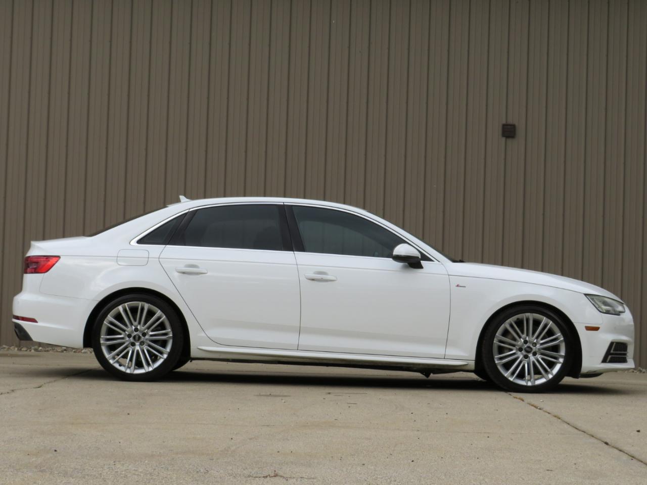 Audi A4 2.0T Prestige quattro Sedan 2017