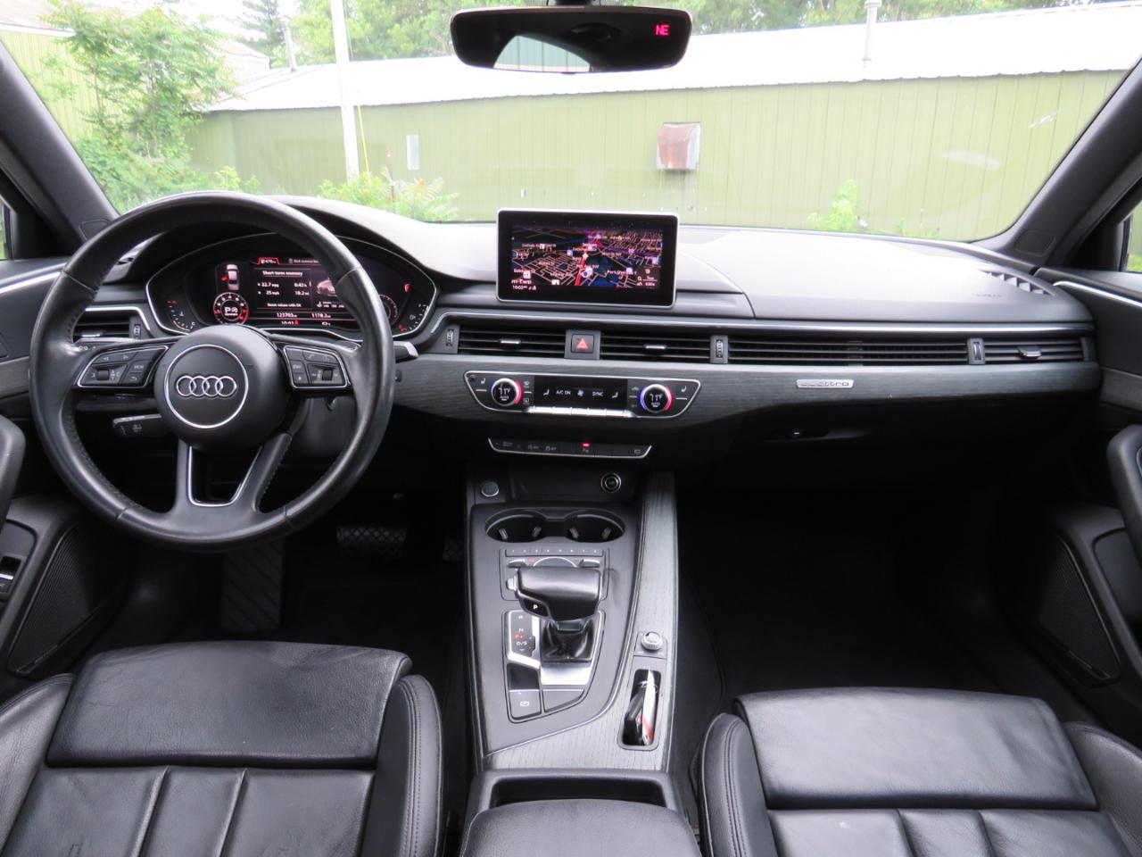 Audi A4 2.0T Prestige quattro Sedan 2017