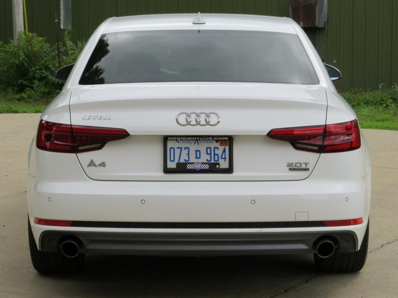 Audi A4 2.0T Prestige quattro Sedan 2017