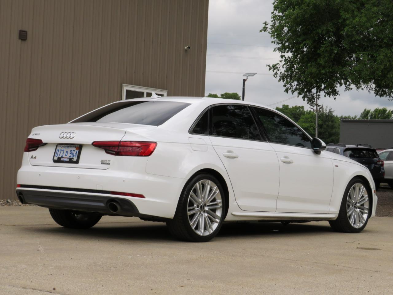 Audi A4 2.0T Prestige quattro Sedan 2017