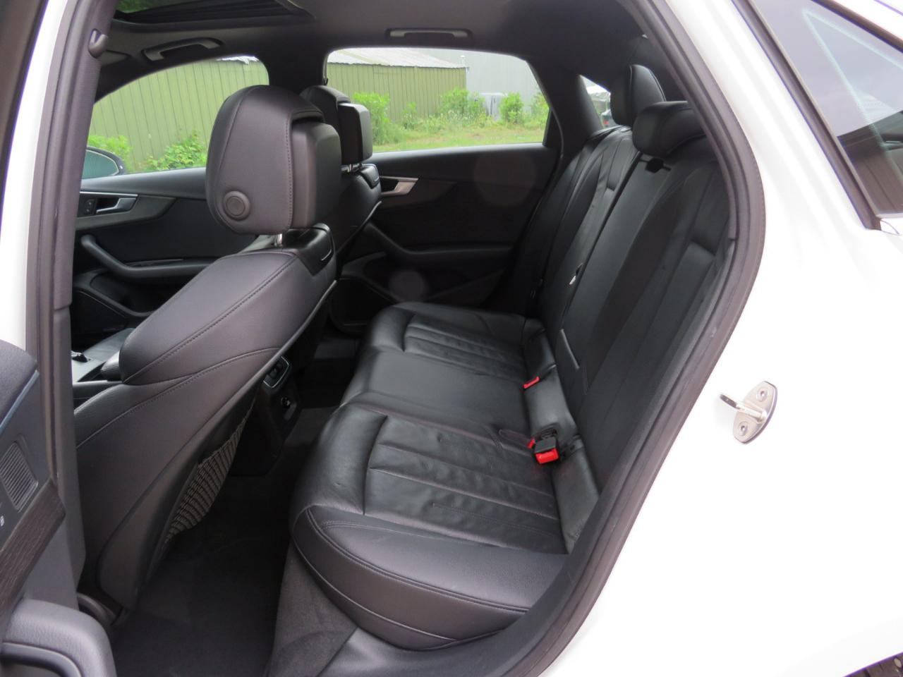 Audi A4 2.0T Prestige quattro Sedan 2017