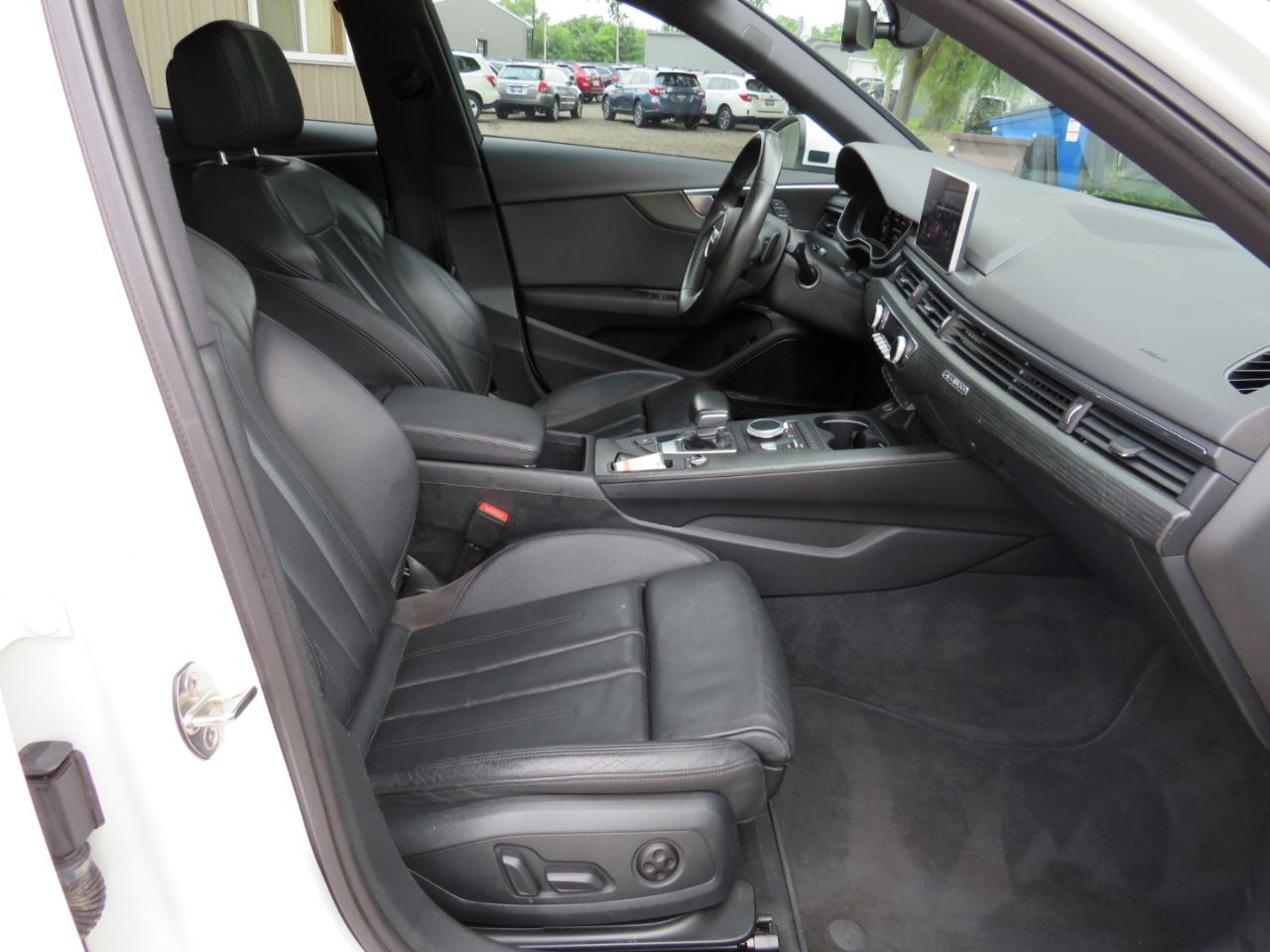 Audi A4 2.0T Prestige quattro Sedan 2017
