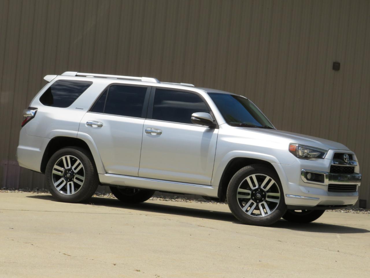 Toyota 4Runner Limited 2WD V6 2016