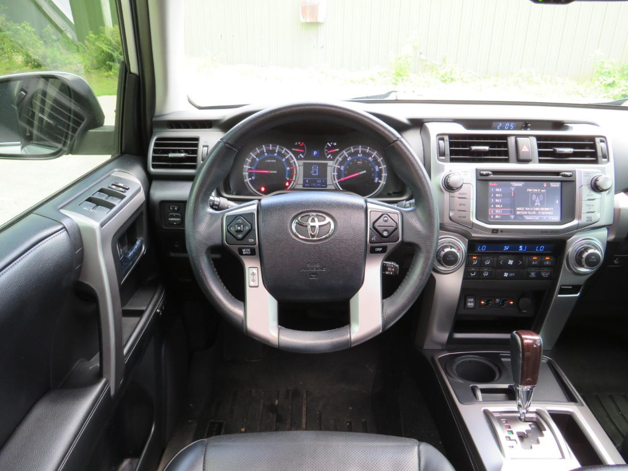 Toyota 4Runner Limited 2WD V6 2016