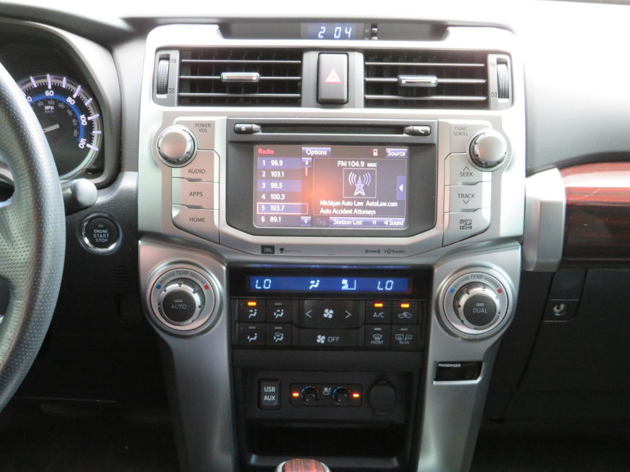 Toyota 4Runner Limited 2WD V6 2016
