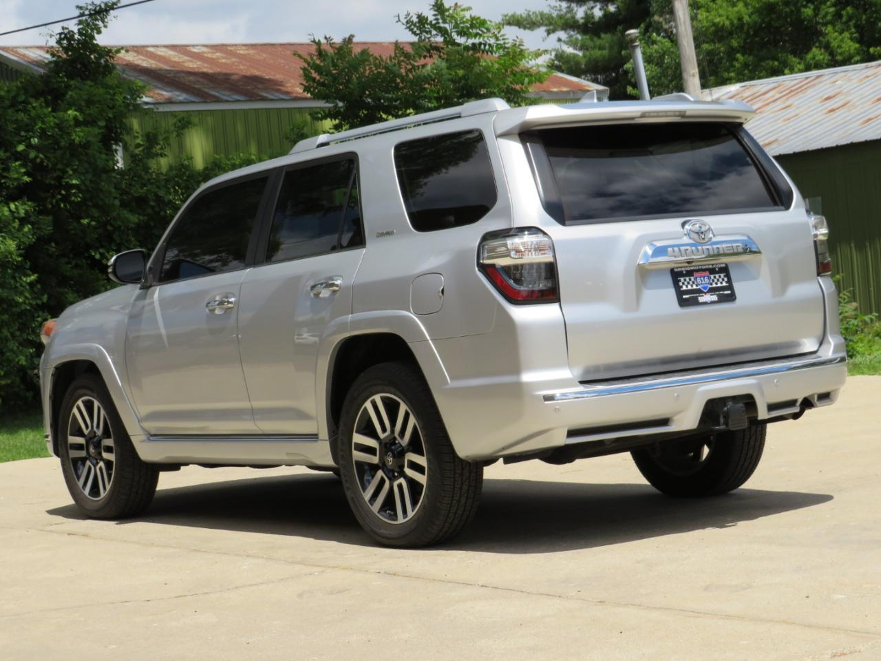 Toyota 4Runner Limited 2WD V6 2016