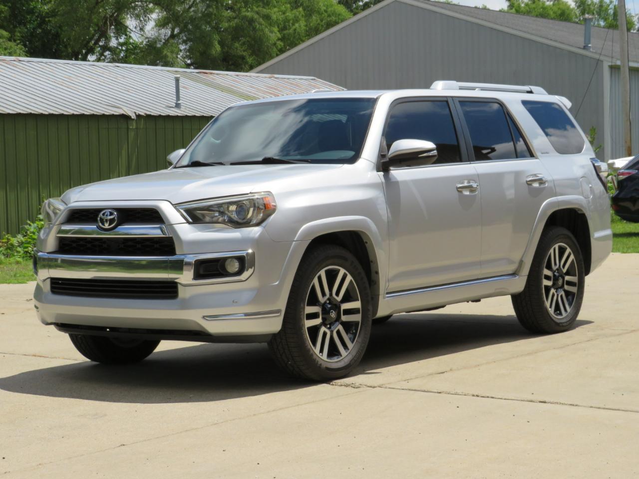 Toyota 4Runner Limited 2WD V6 2016