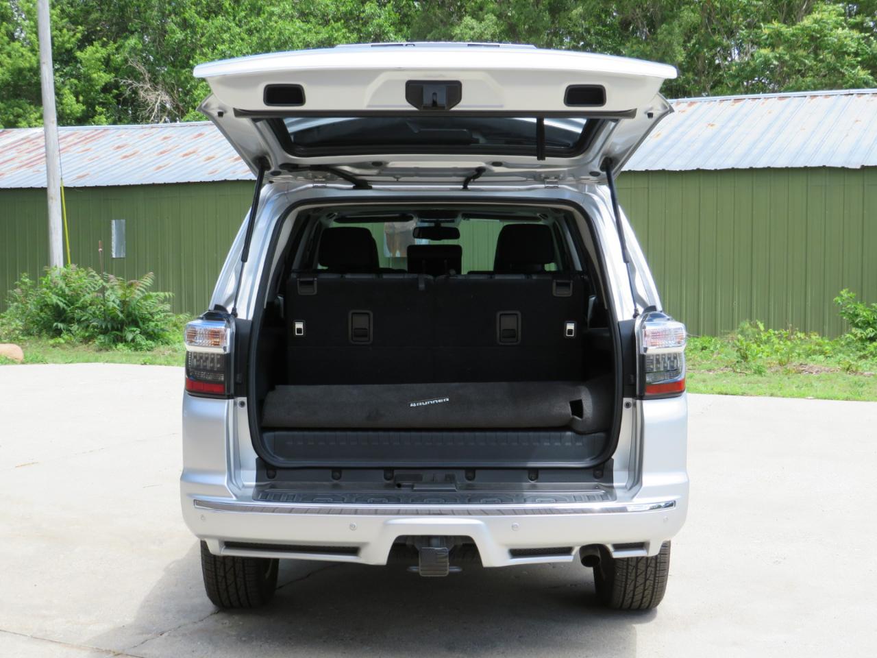 Toyota 4Runner Limited 2WD V6 2016