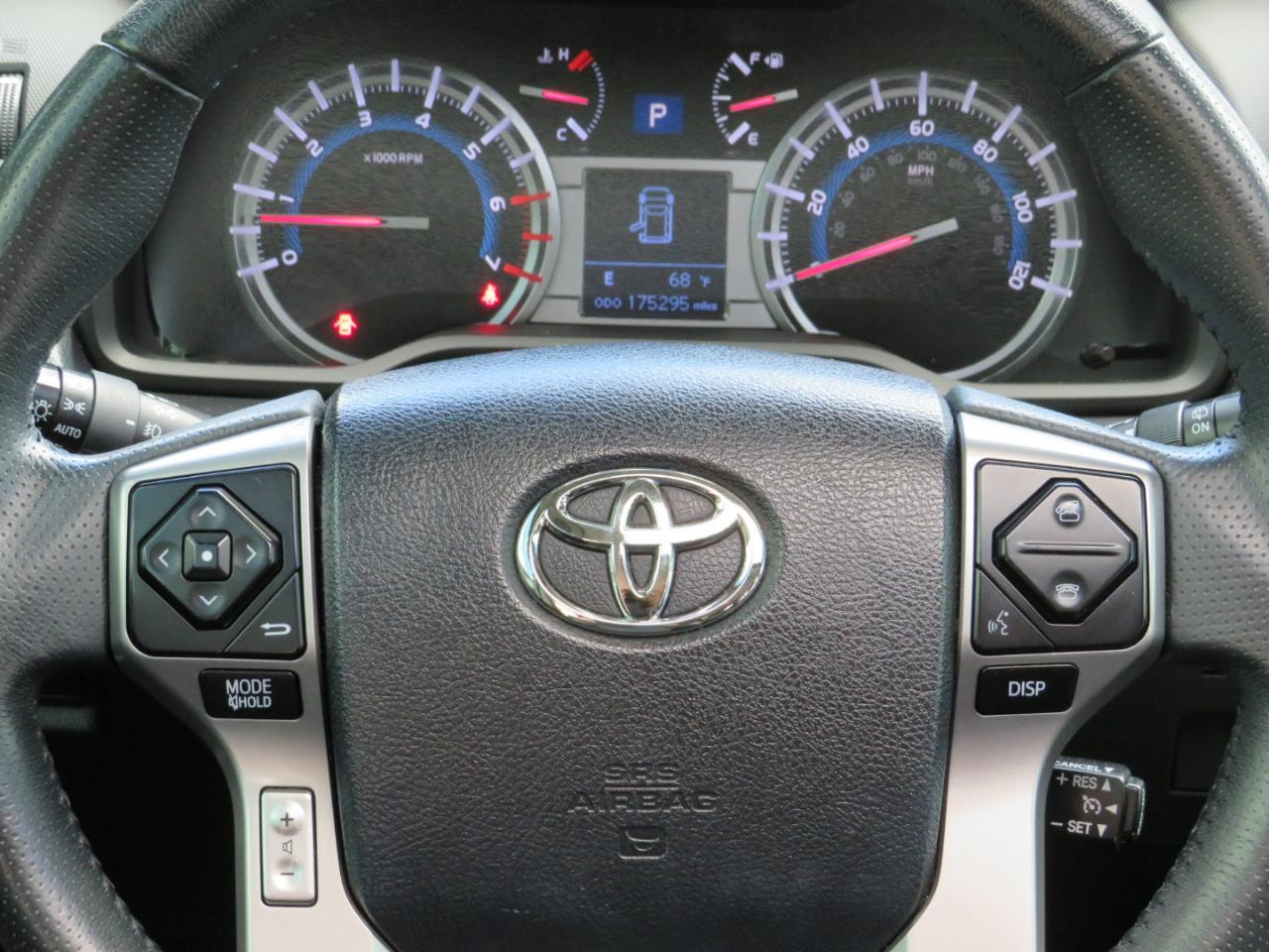 Toyota 4Runner Limited 2WD V6 2016