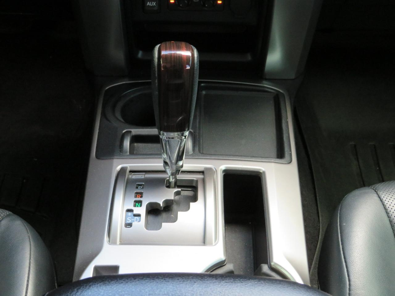 Toyota 4Runner Limited 2WD V6 2016