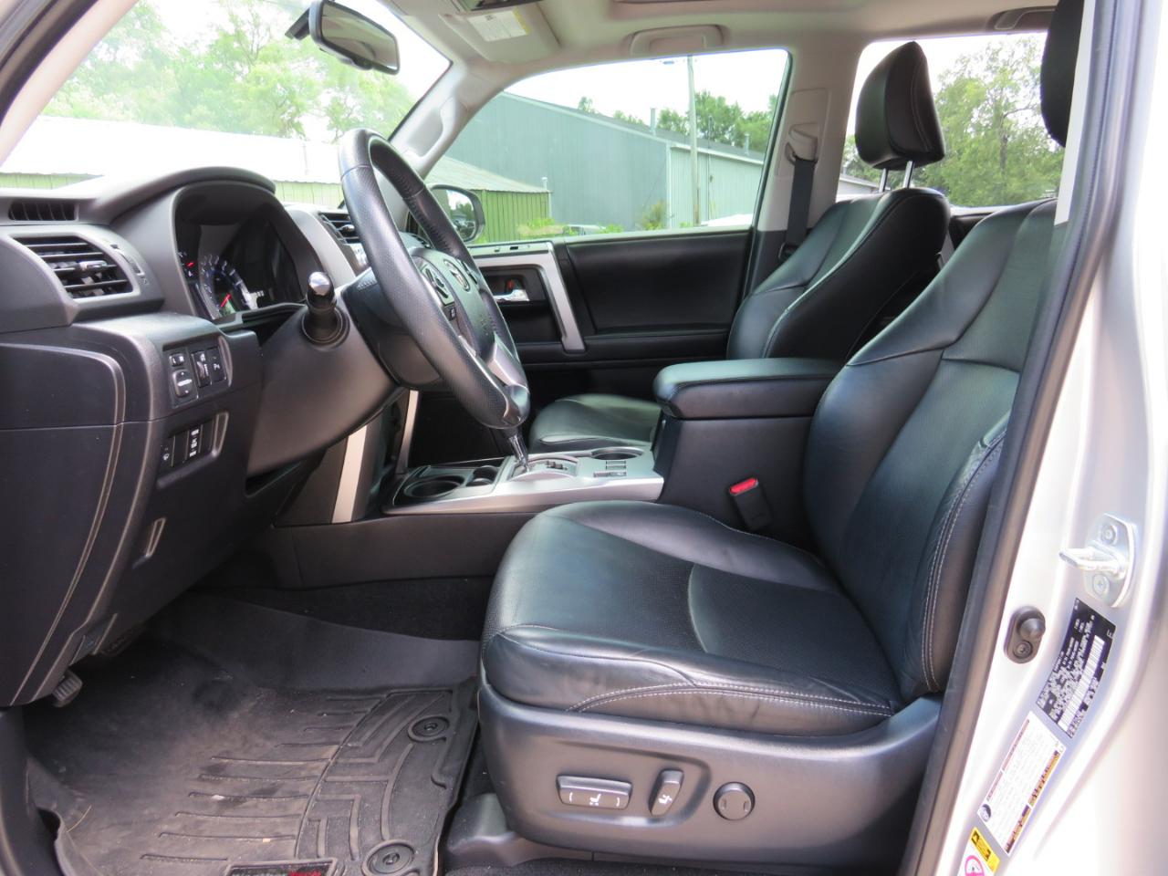 Toyota 4Runner Limited 2WD V6 2016