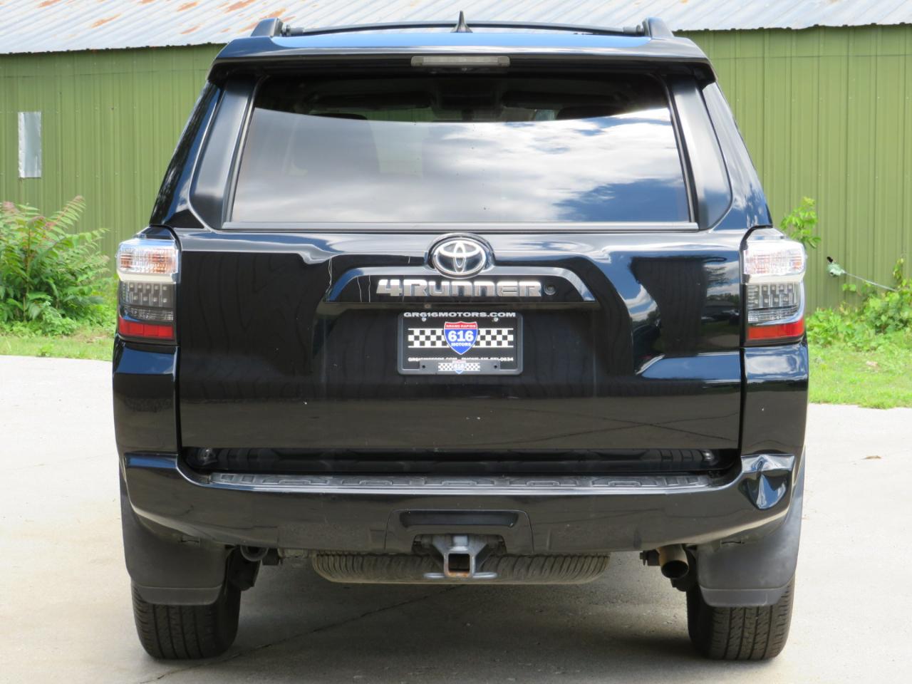 Toyota 4Runner SR5 2WD 2019