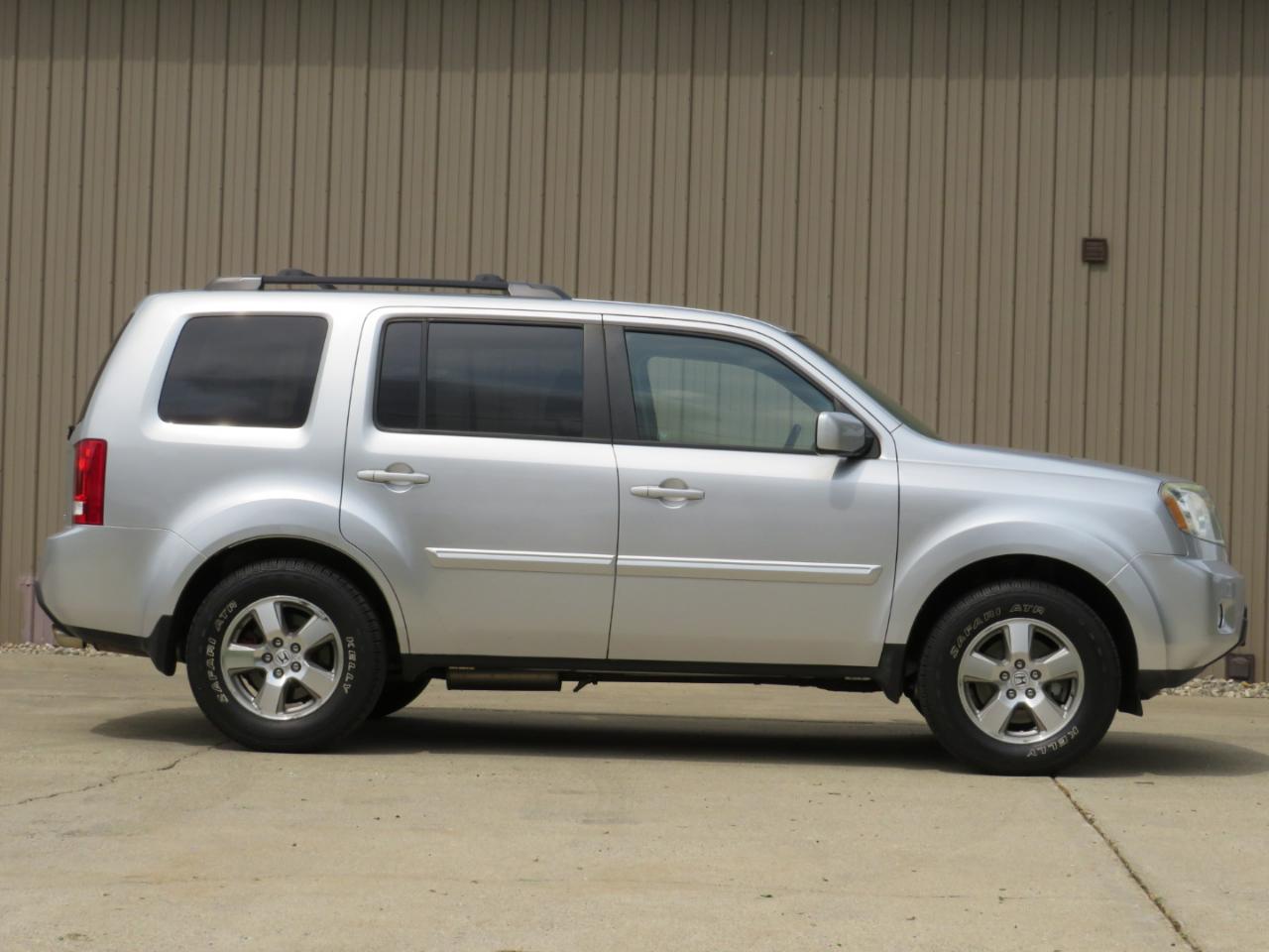 Honda Pilot EX-L 4WD 5-Spd AT with DVD 2011